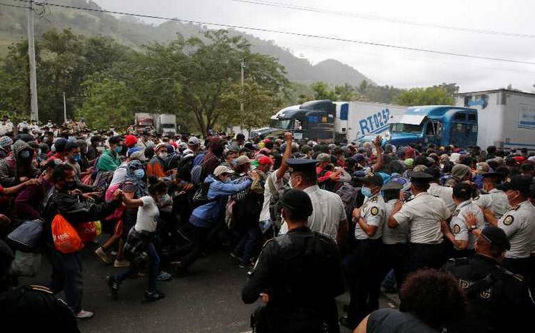 Pese a represi n avanza caravana migrante a M xico El Sol de